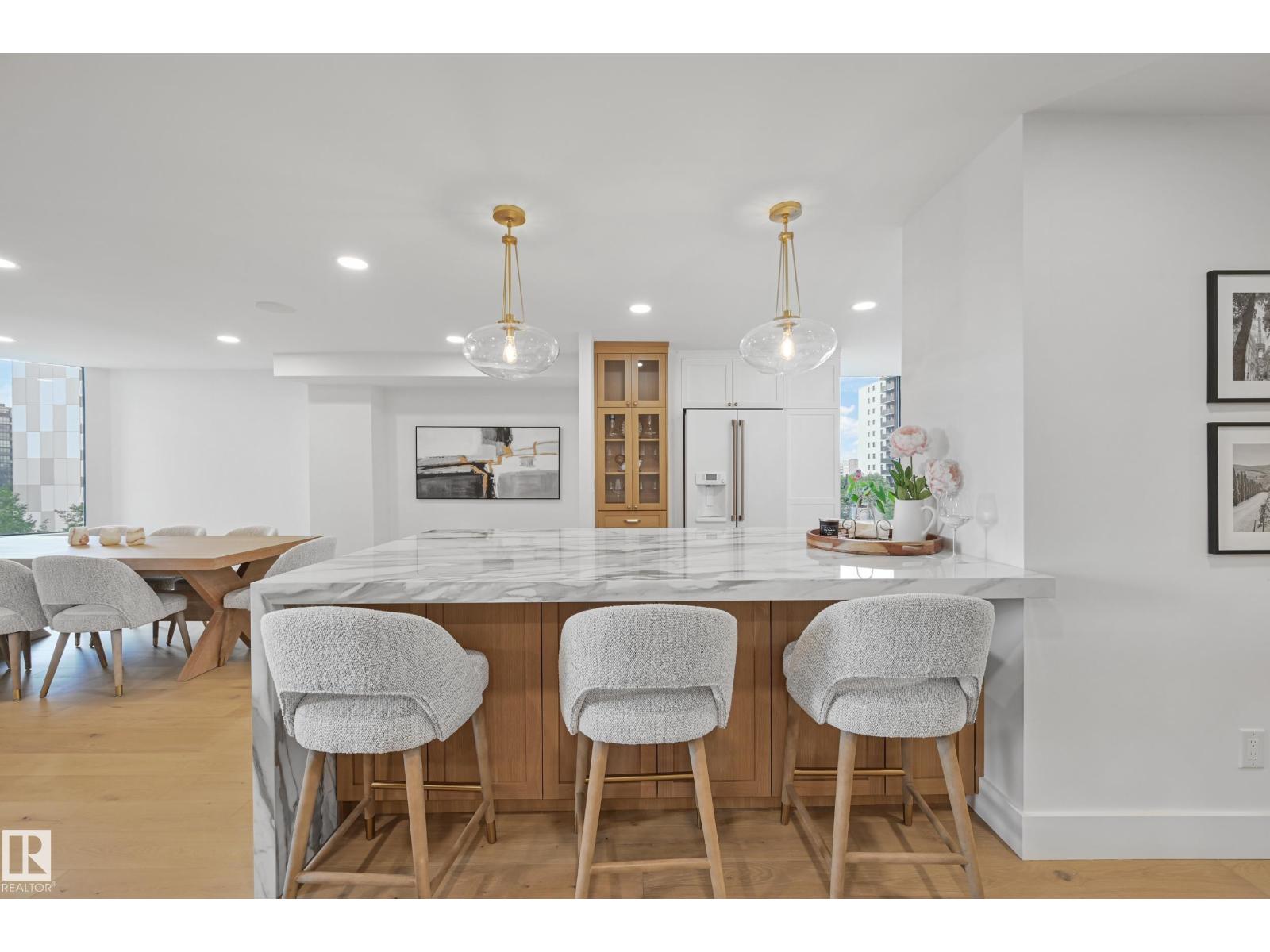 #701 11503 100 AV NW, Edmonton