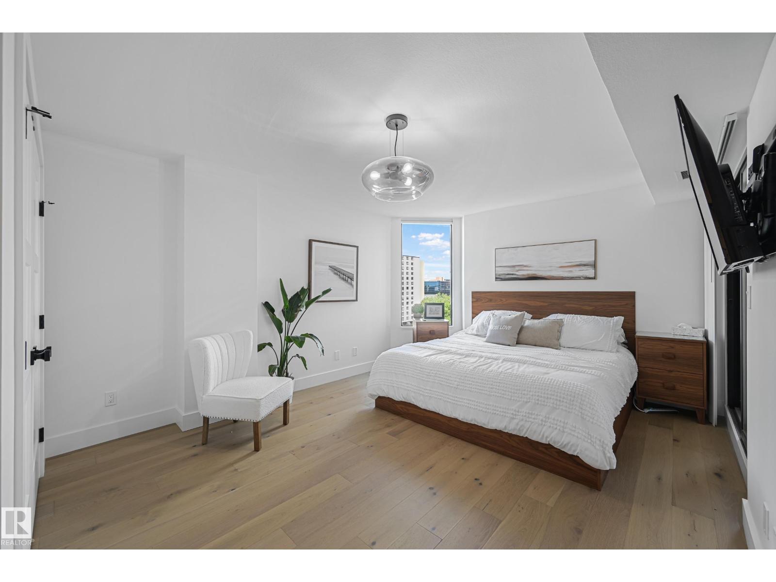 #701 11503 100 AV NW, Edmonton