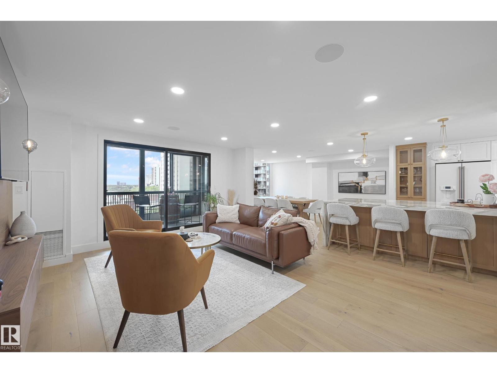 #701 11503 100 AV NW, Edmonton