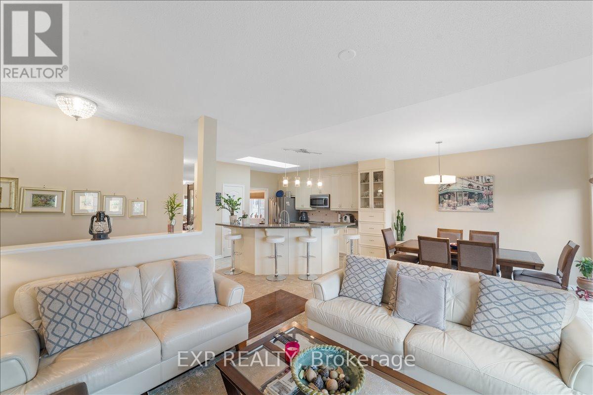 1376 BUTLER STREET — photo 14