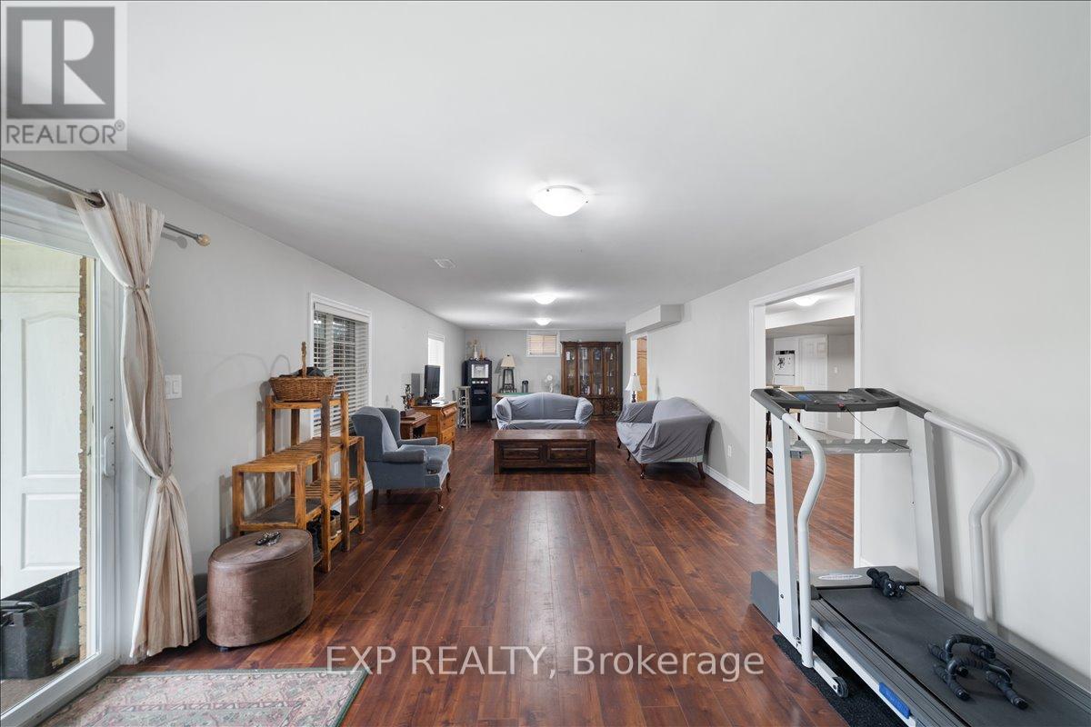 1376 BUTLER STREET - 32