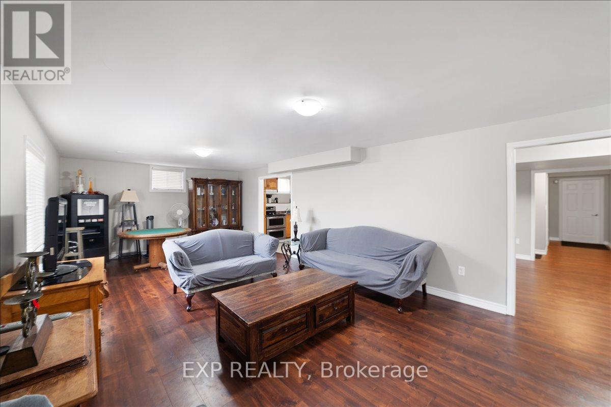 1376 BUTLER STREET — photo 34