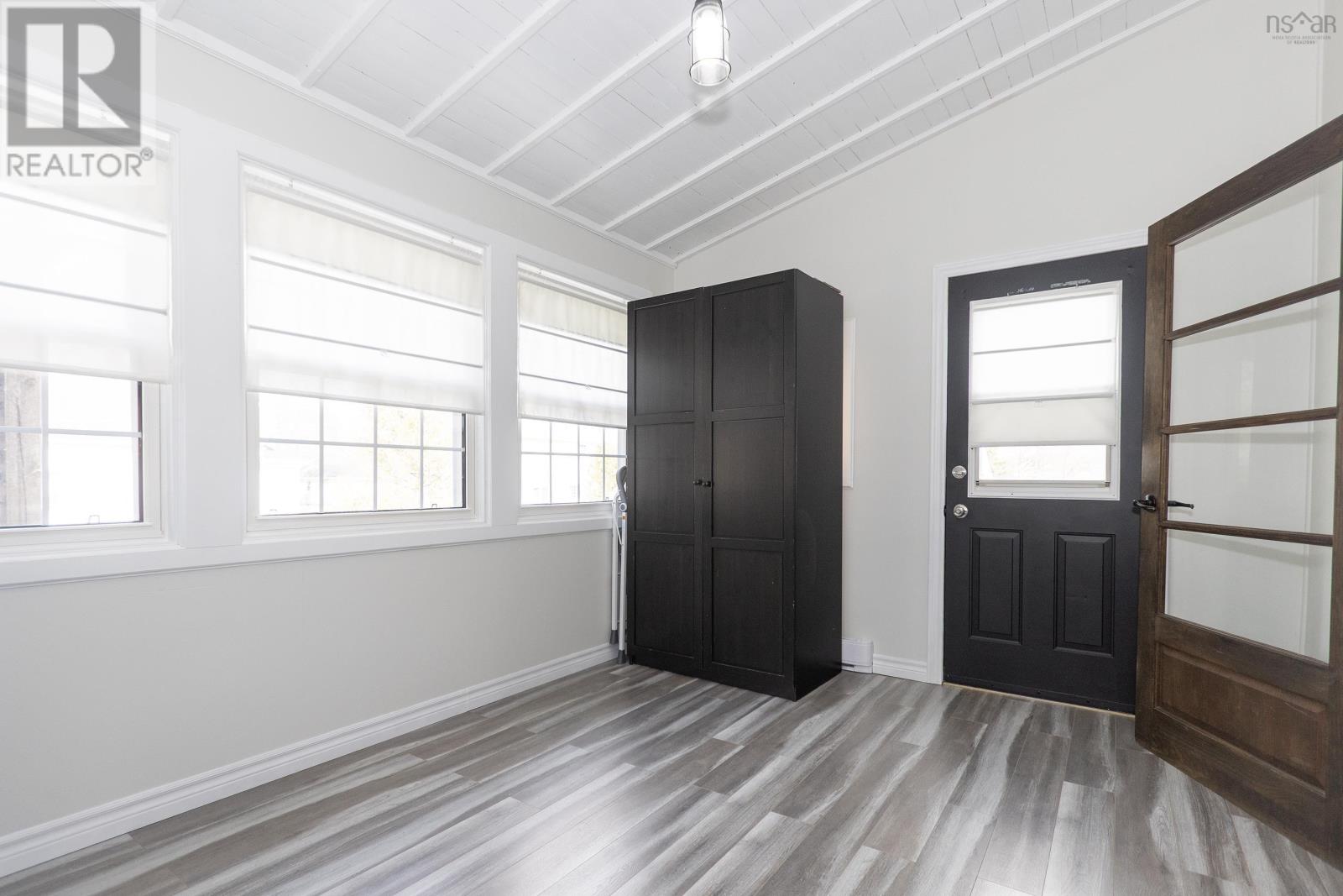 Property 10 of 40 of 28 Westminster Avenue