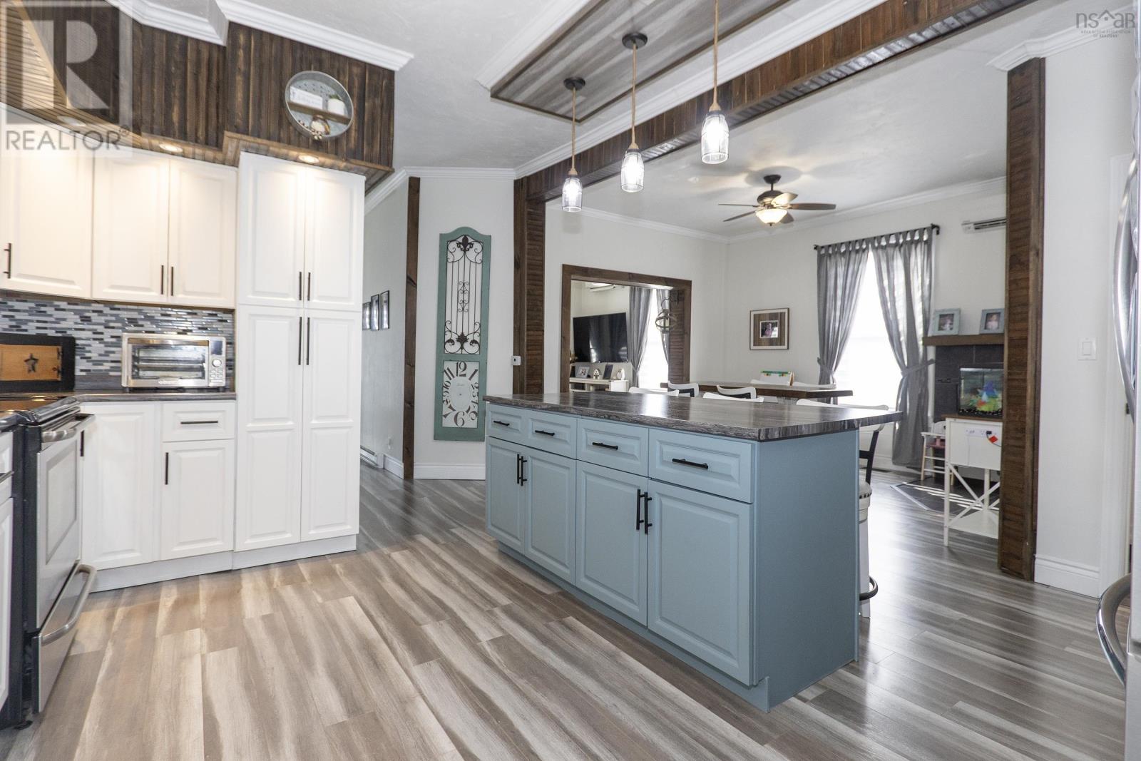 Property 12 of 40 of 28 Westminster Avenue