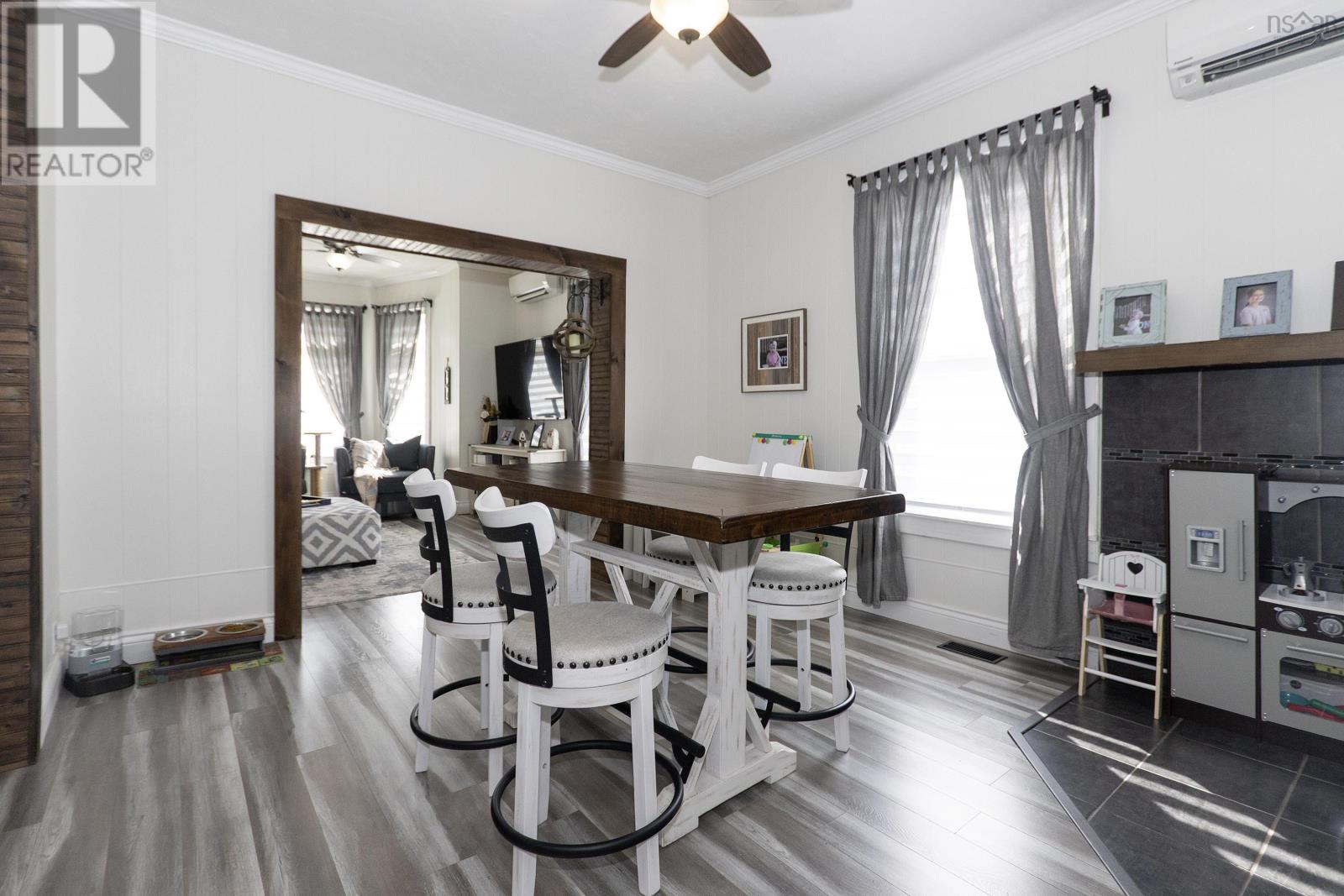 Property 17 of 40 of 28 Westminster Avenue