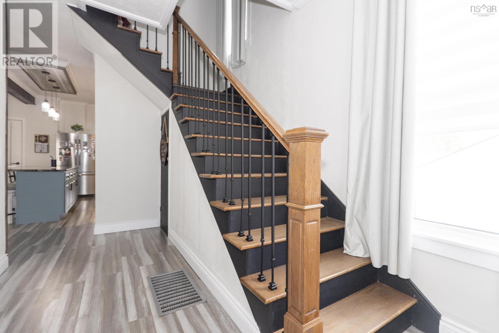 Property 23 of 40 of 28 Westminster Avenue