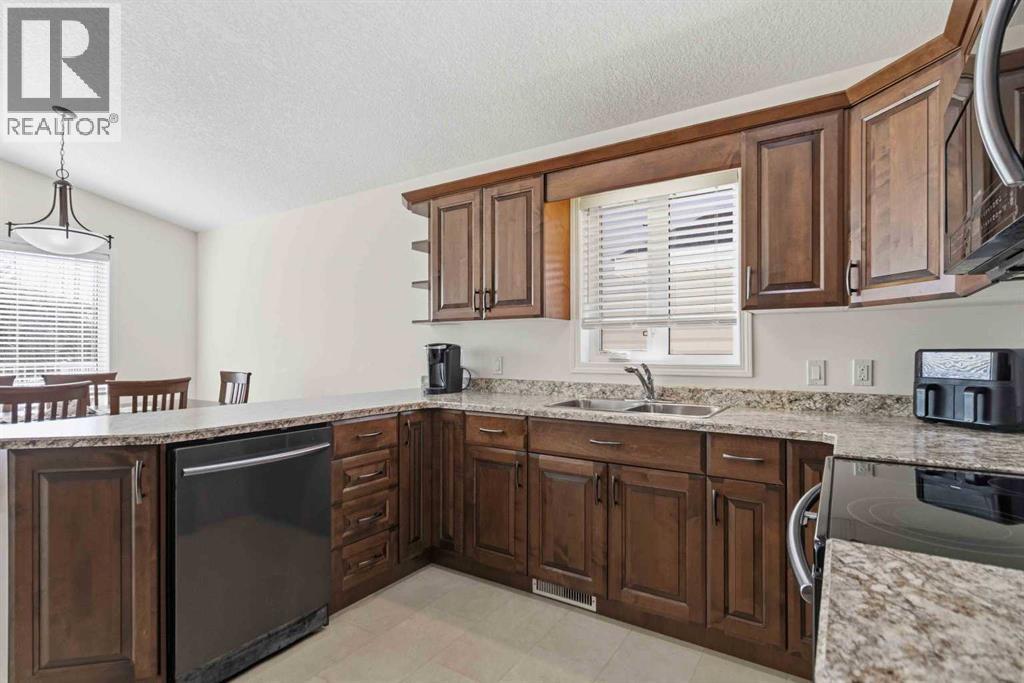 245 Warren Way, Fort McMurray