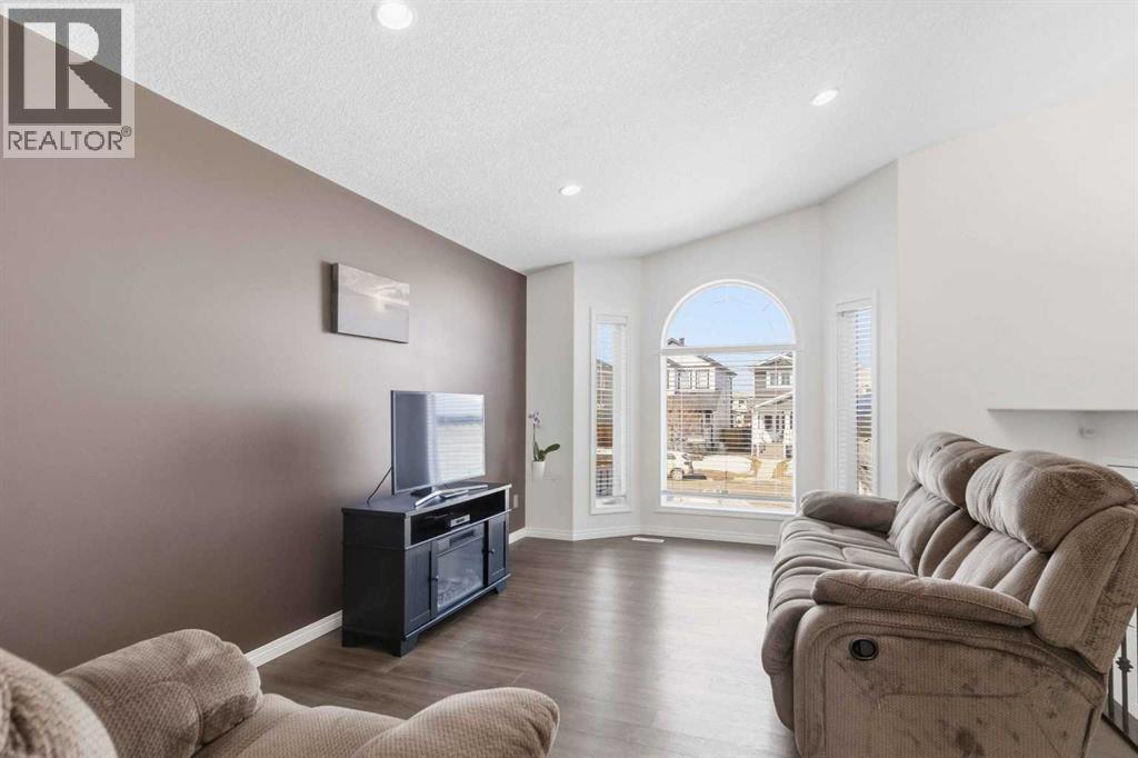 245 Warren Way, Fort McMurray