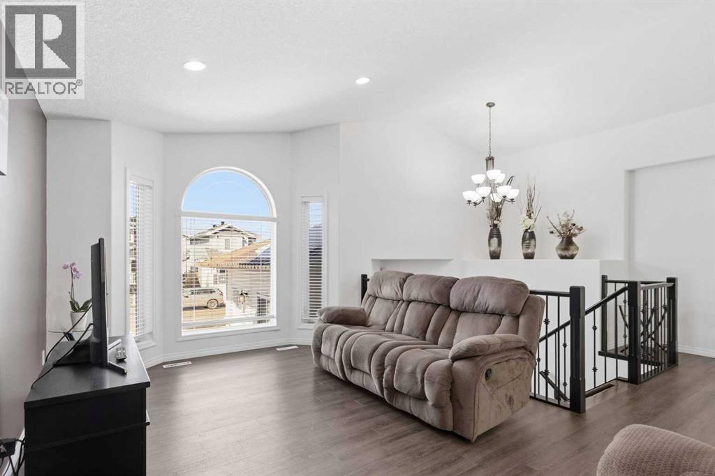 245 Warren Way, Fort McMurray