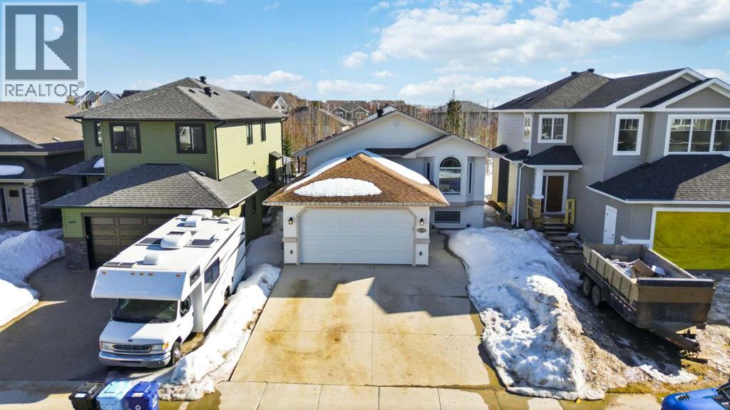 245 Warren Way, Fort McMurray