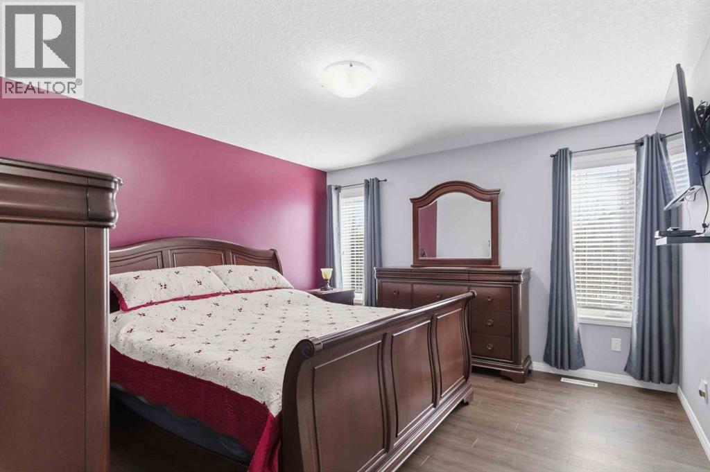 245 Warren Way, Fort McMurray