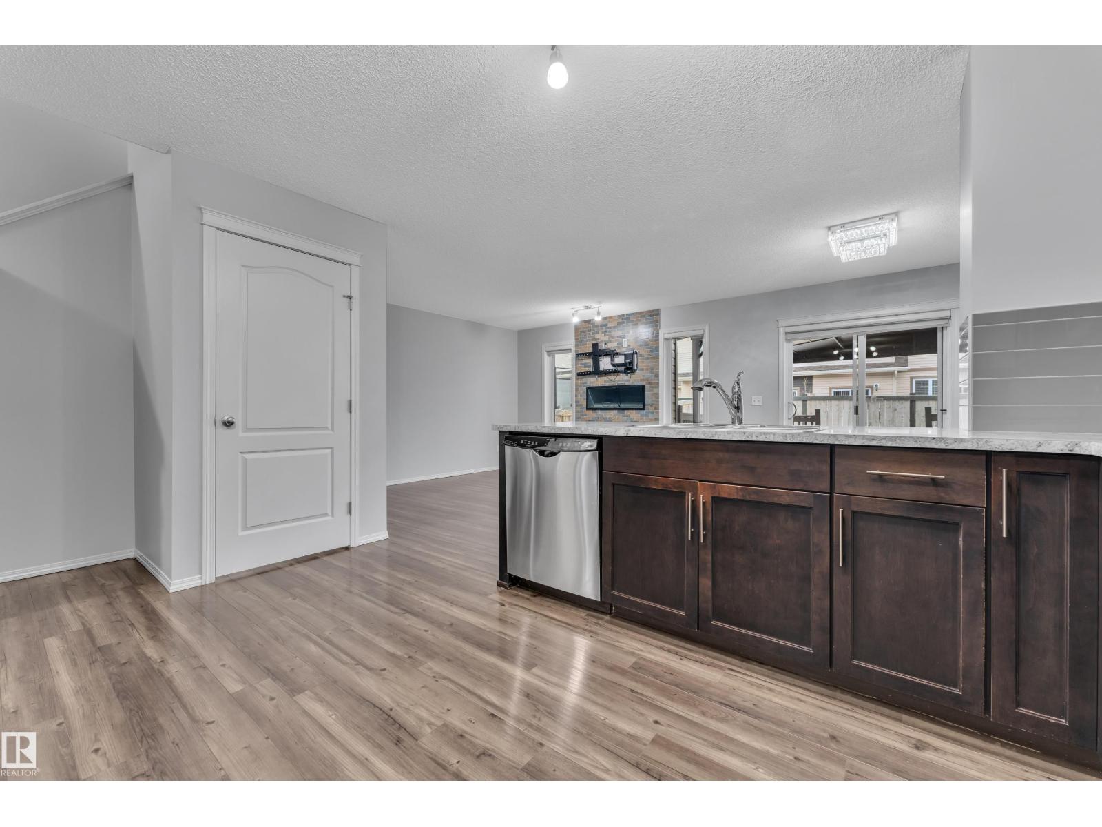 718 177 ST SW, Edmonton