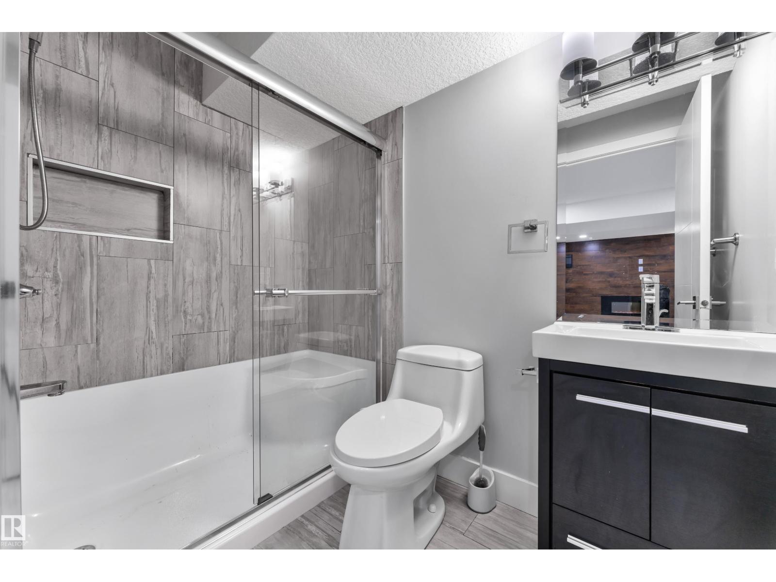 718 177 ST SW, Edmonton