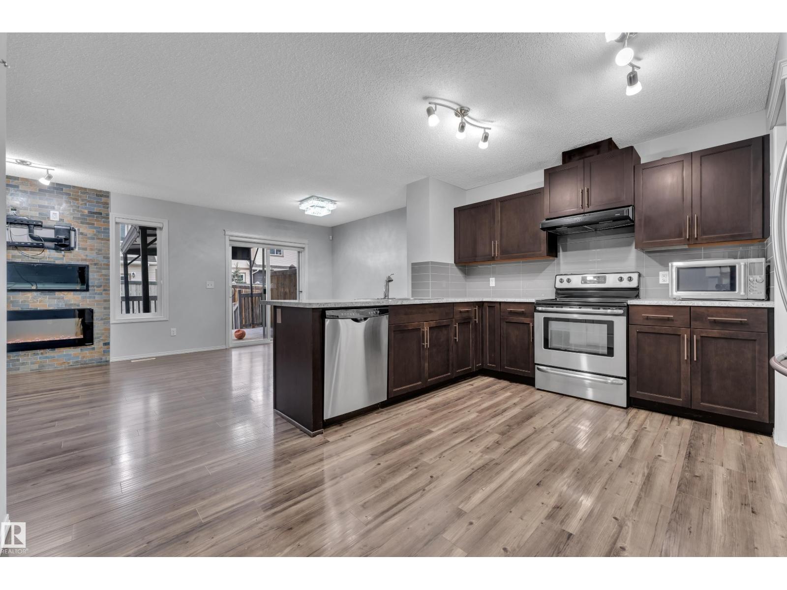 718 177 ST SW, Edmonton