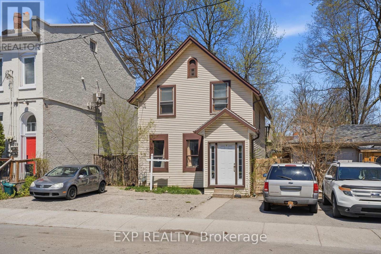211 REBECCA STREET — photo 3