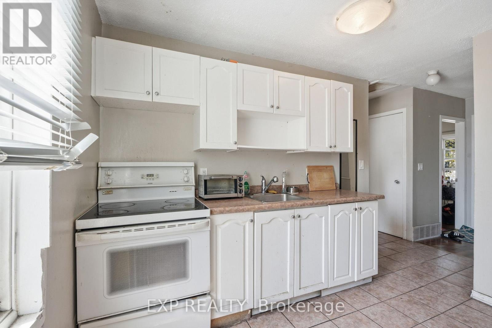 211 REBECCA STREET — photo 9