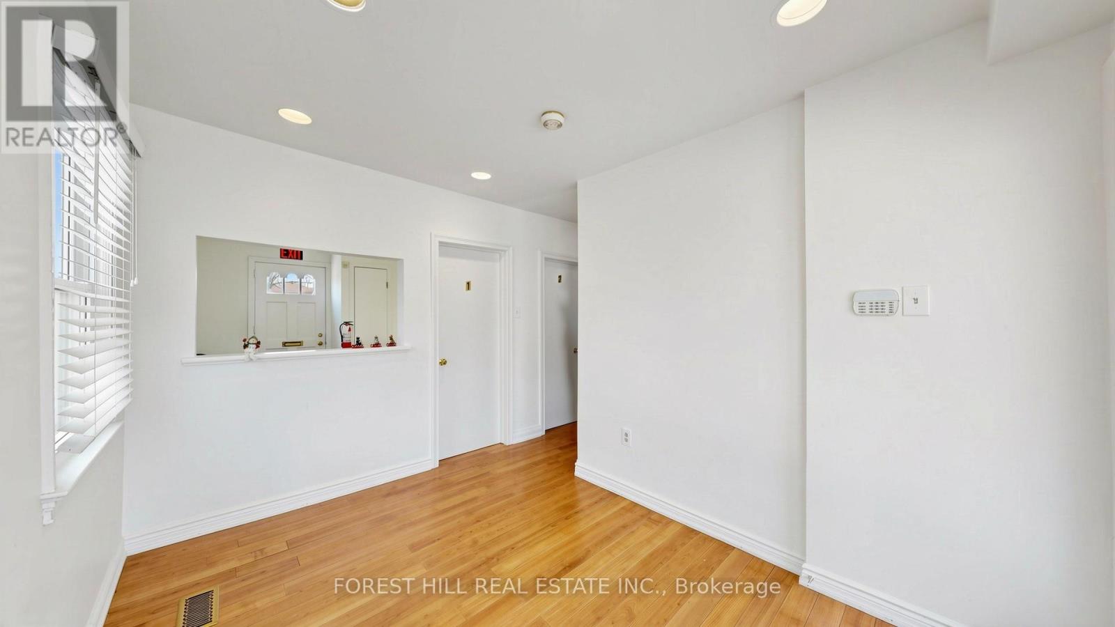 168 SHEPPARD AVENUE W — photo 4