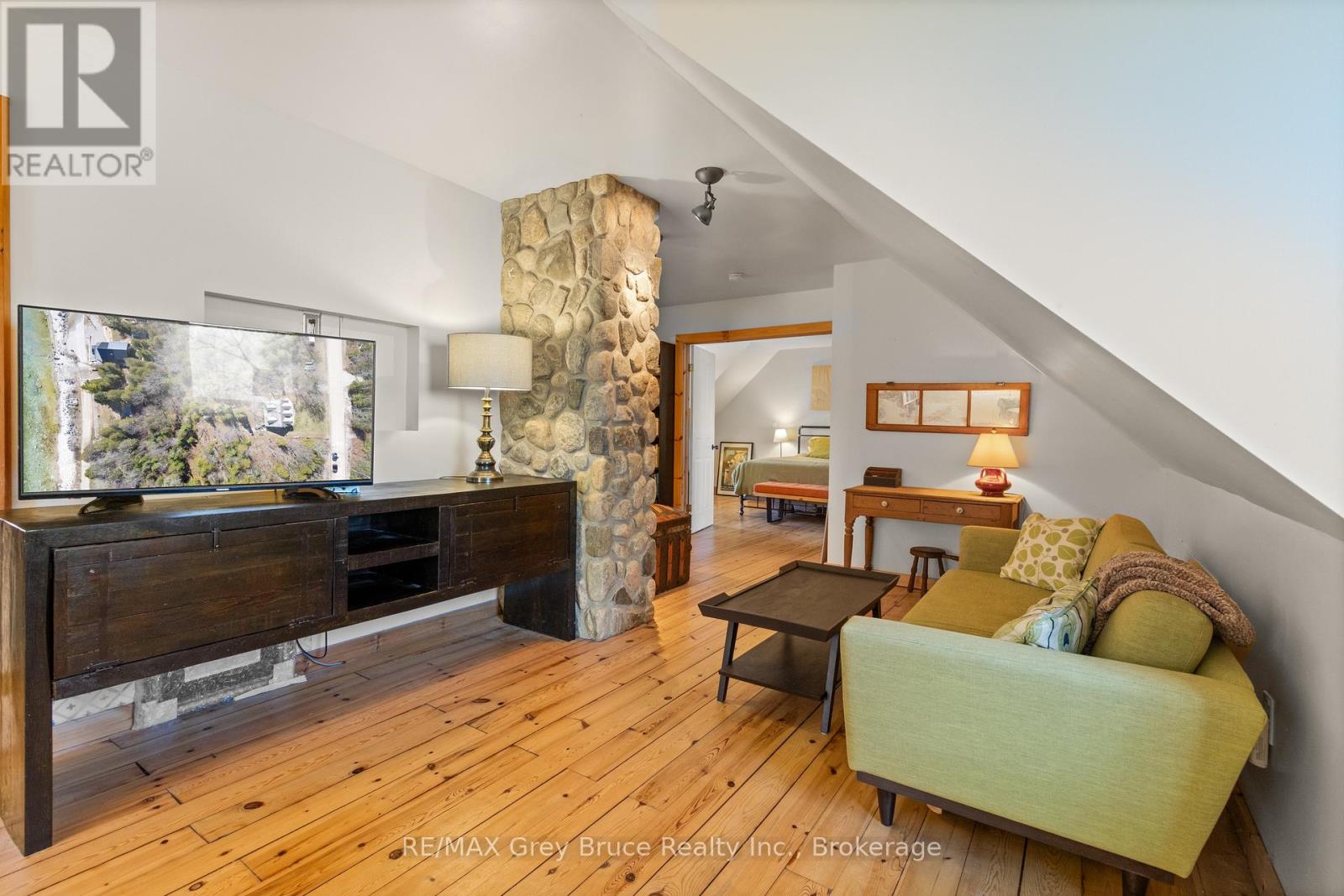 126 MCKAGUE ROAD — photo 32