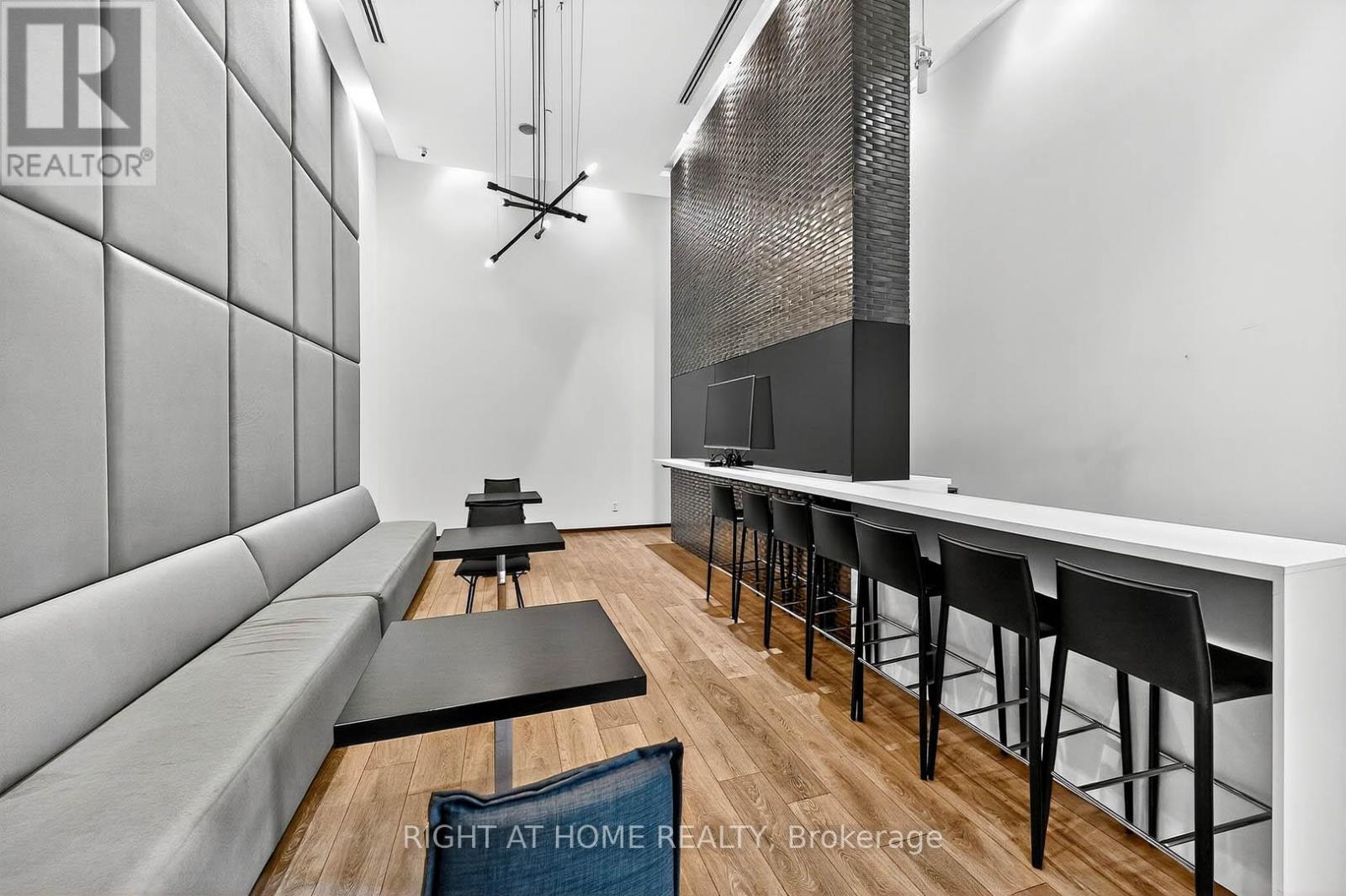 #802 1030 KING STREET W - 33