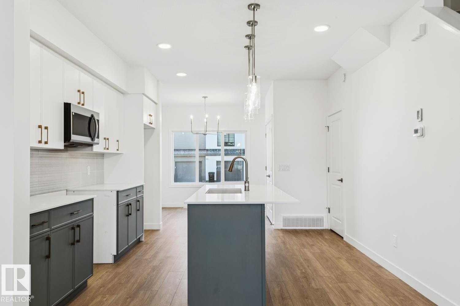 1605 210A ST NW, Edmonton