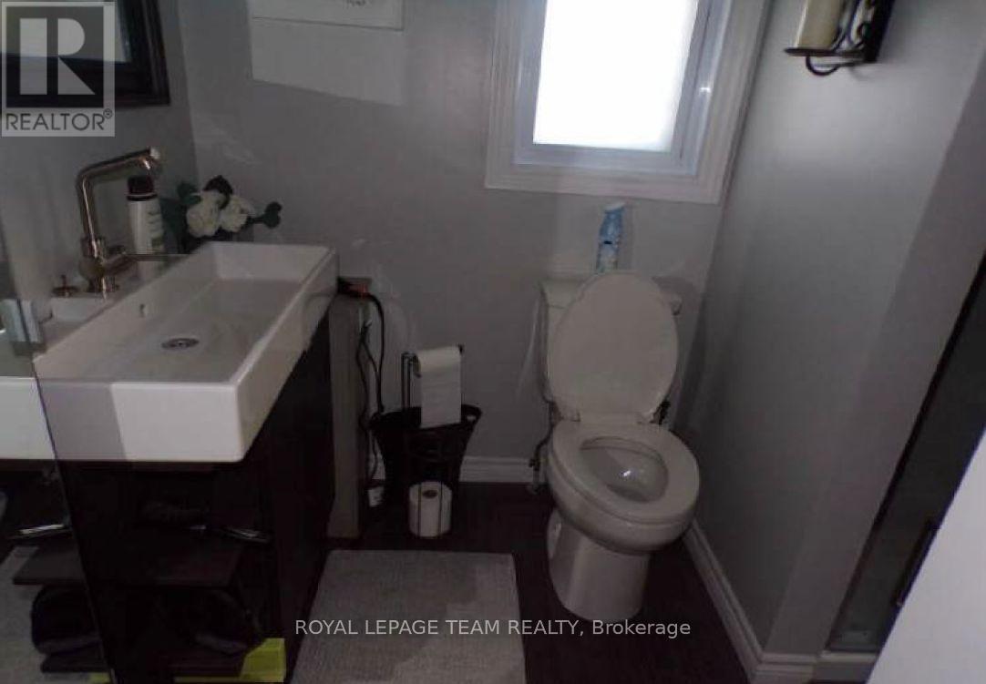 Upper Bathroom