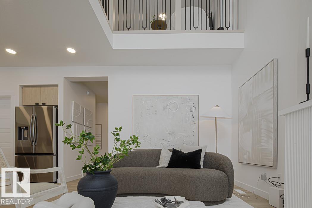 20715 40 AV NW, Edmonton