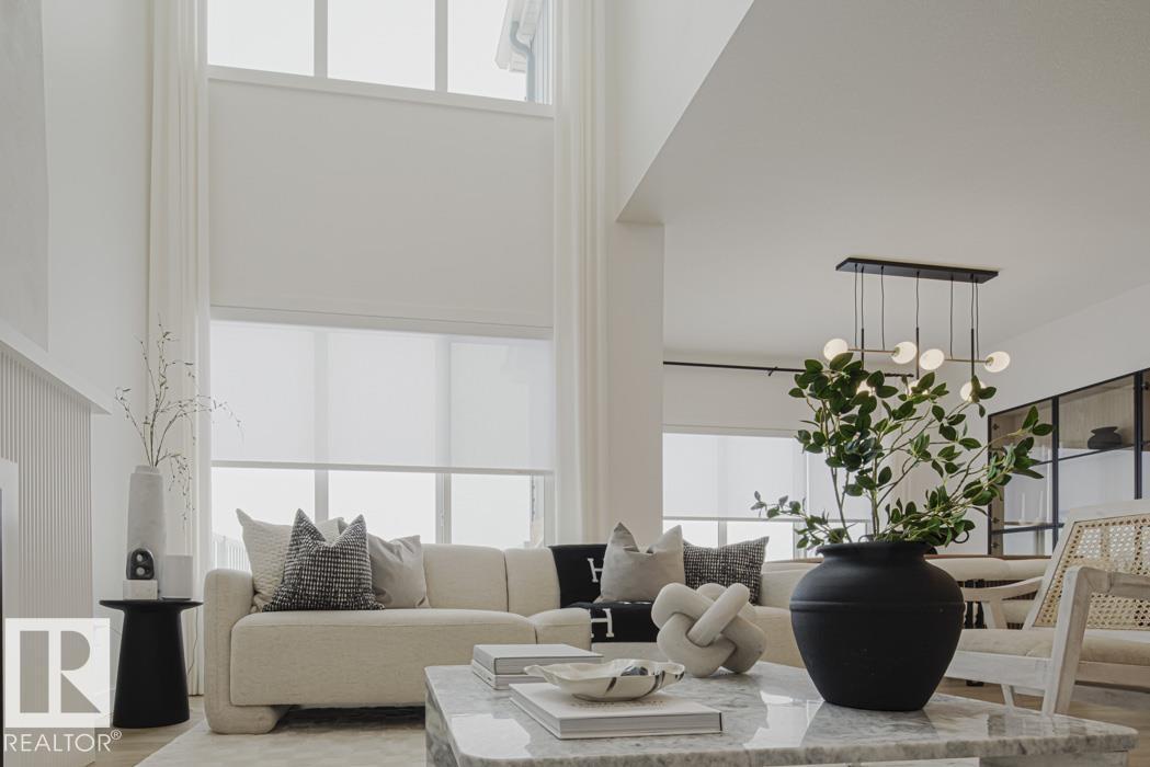 20715 40 AV NW, Edmonton