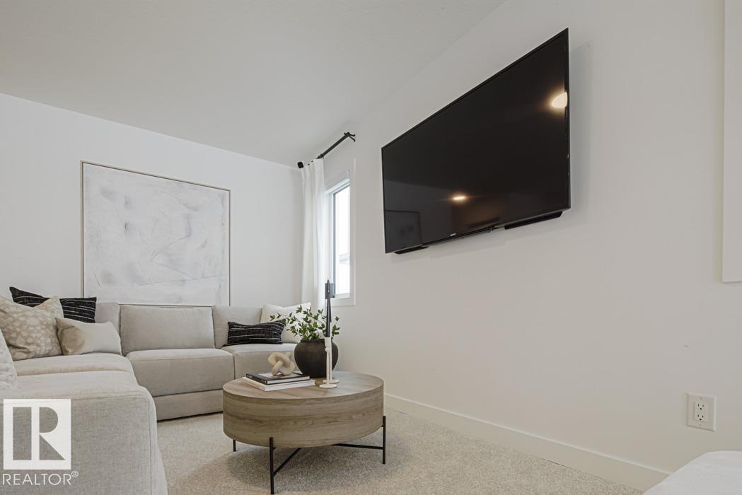 20715 40 AV NW, Edmonton