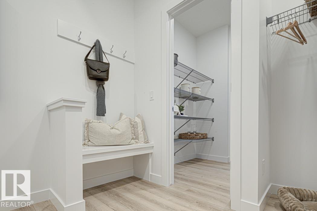 20739 40 AV NW, Edmonton