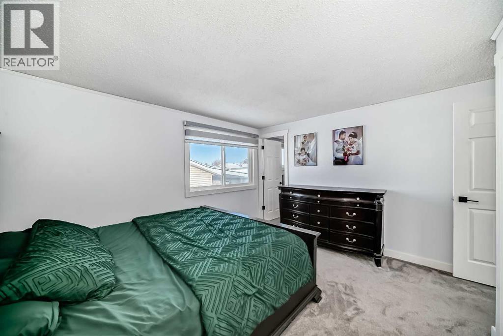 584 Whiteridge Way NE - 10