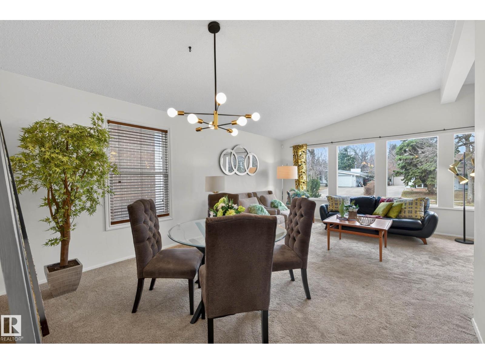 2 FERMONT ST, St. Albert