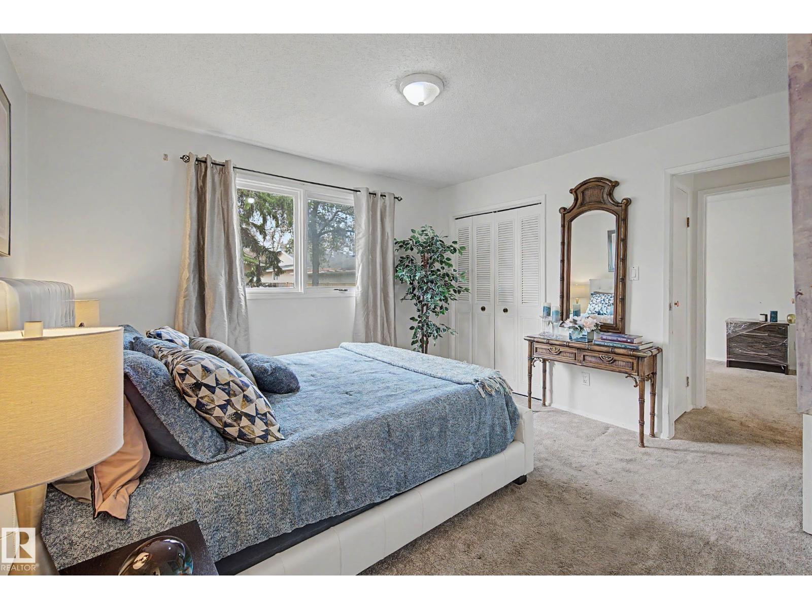 2 FERMONT ST, St. Albert