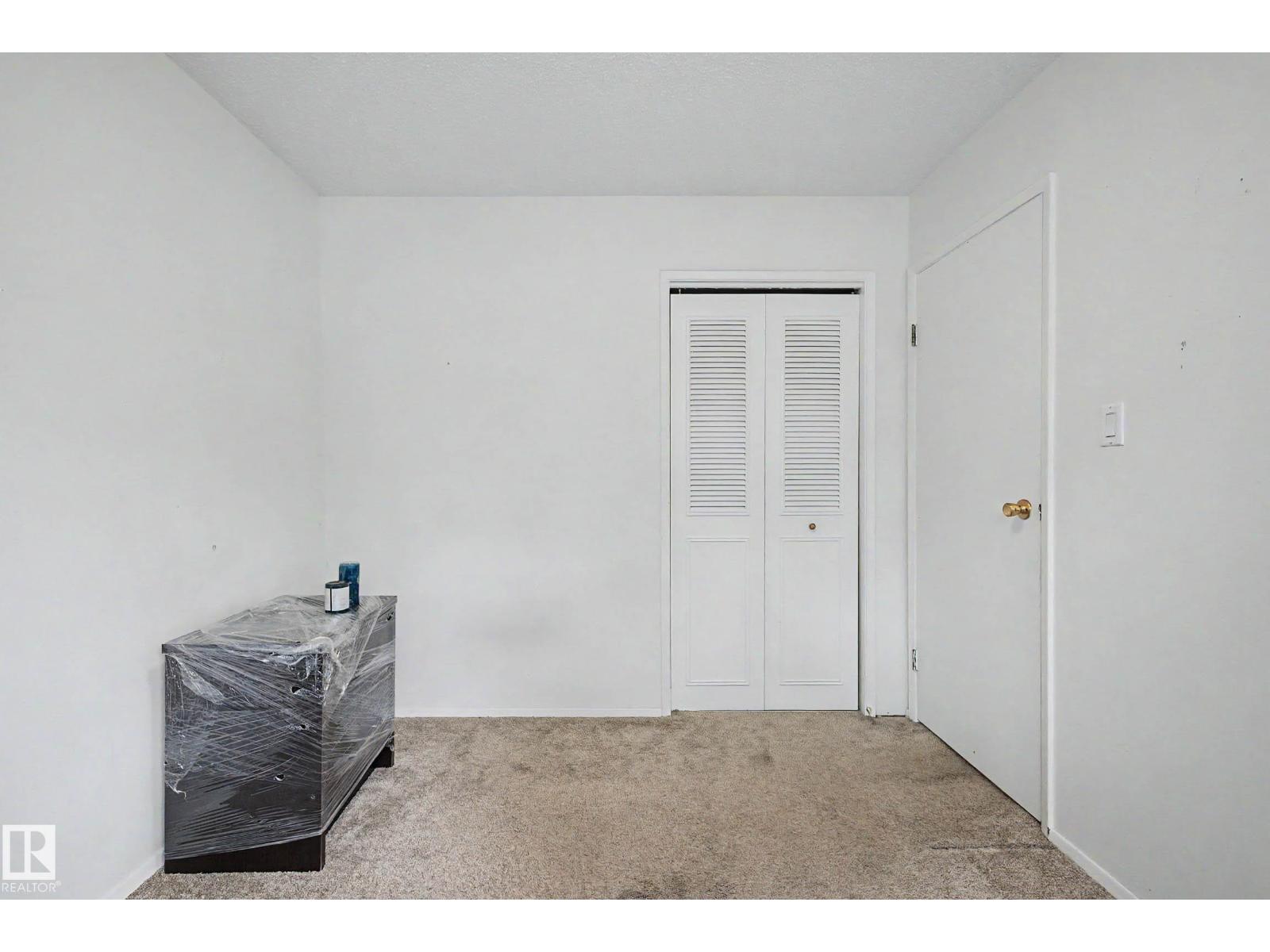 2 FERMONT ST, St. Albert