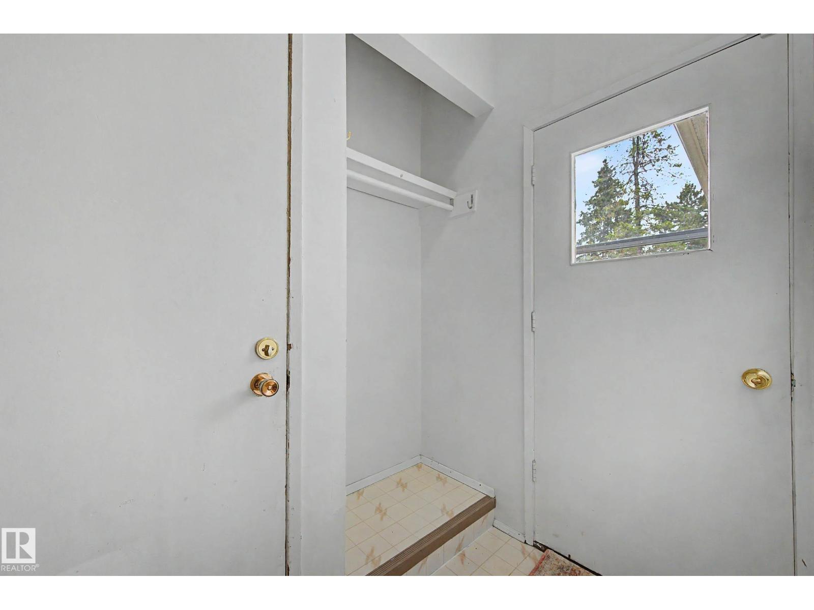 2 FERMONT ST, St. Albert