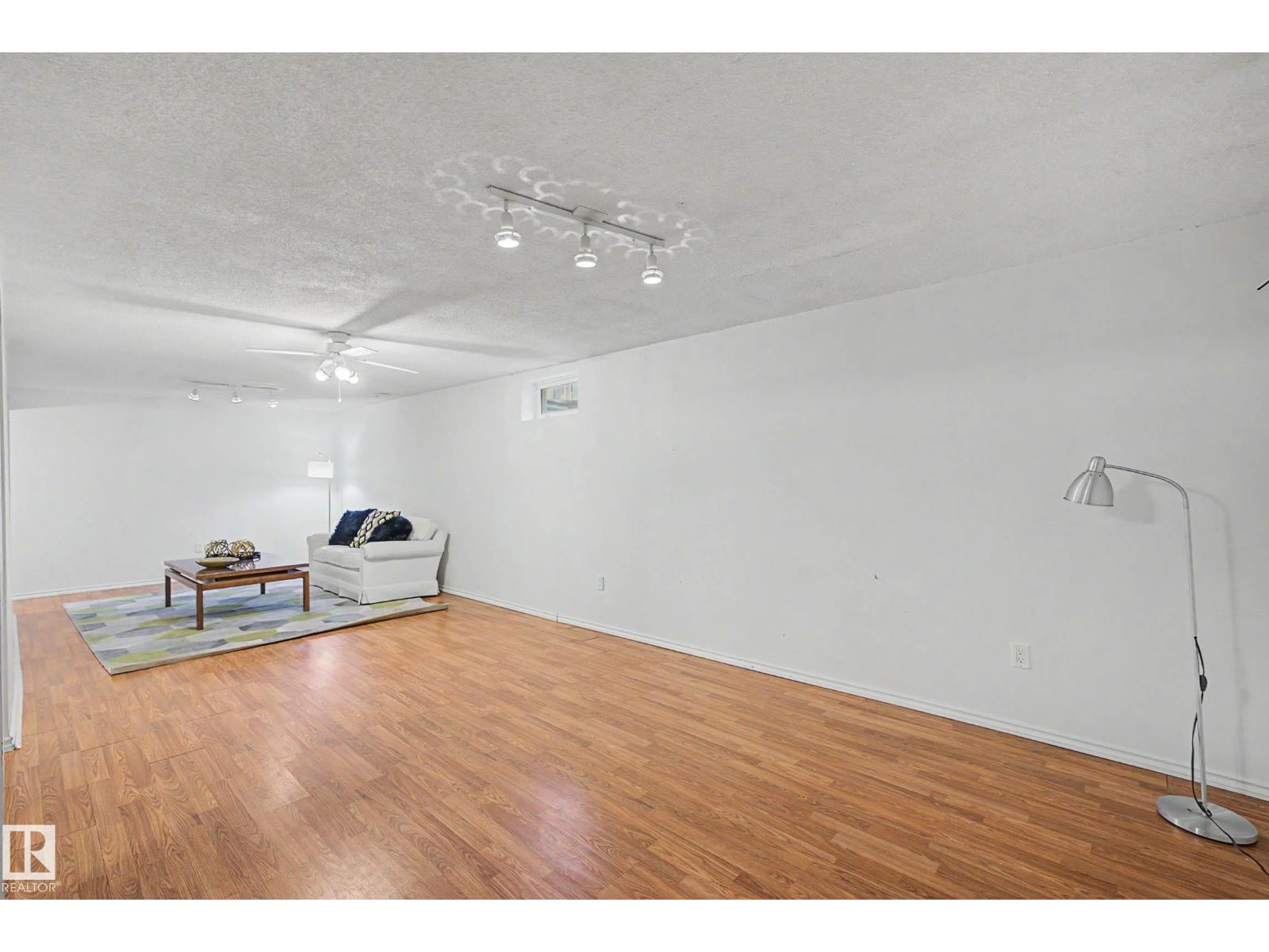 2 FERMONT ST, St. Albert