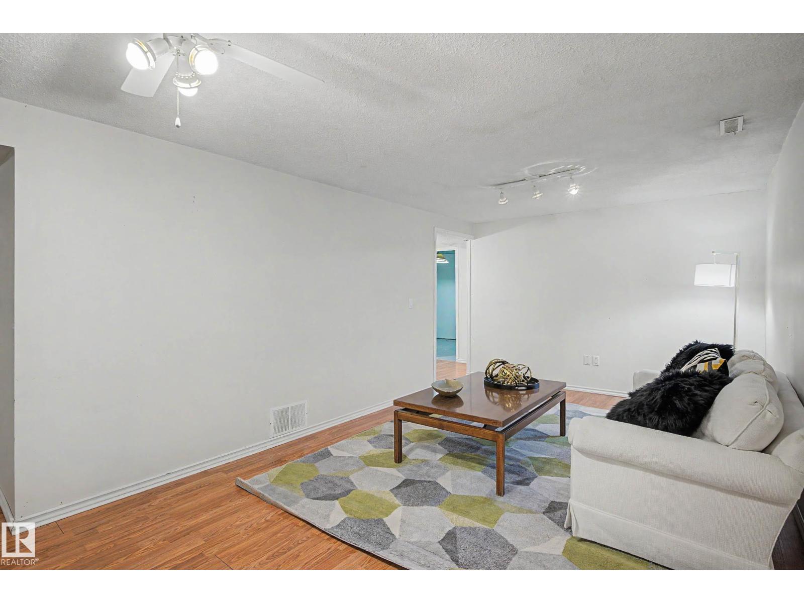 2 FERMONT ST, St. Albert