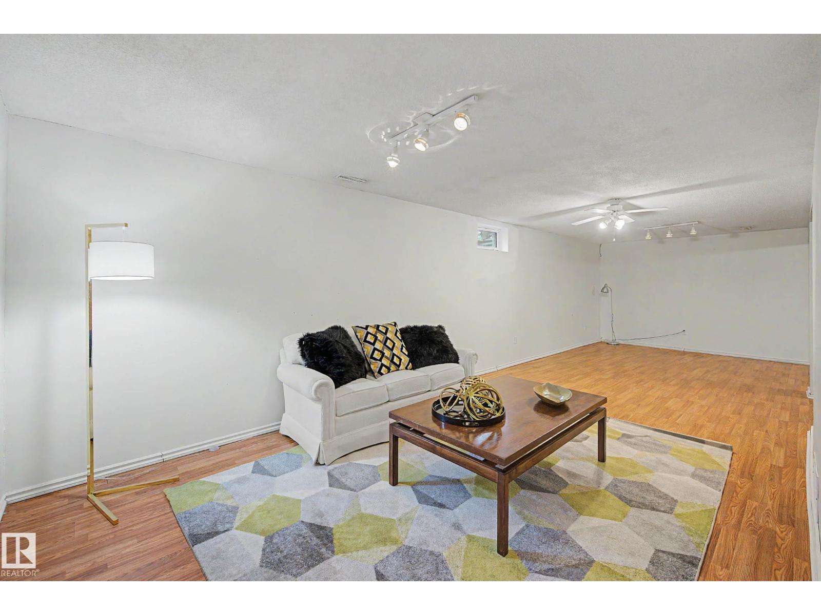 2 FERMONT ST, St. Albert