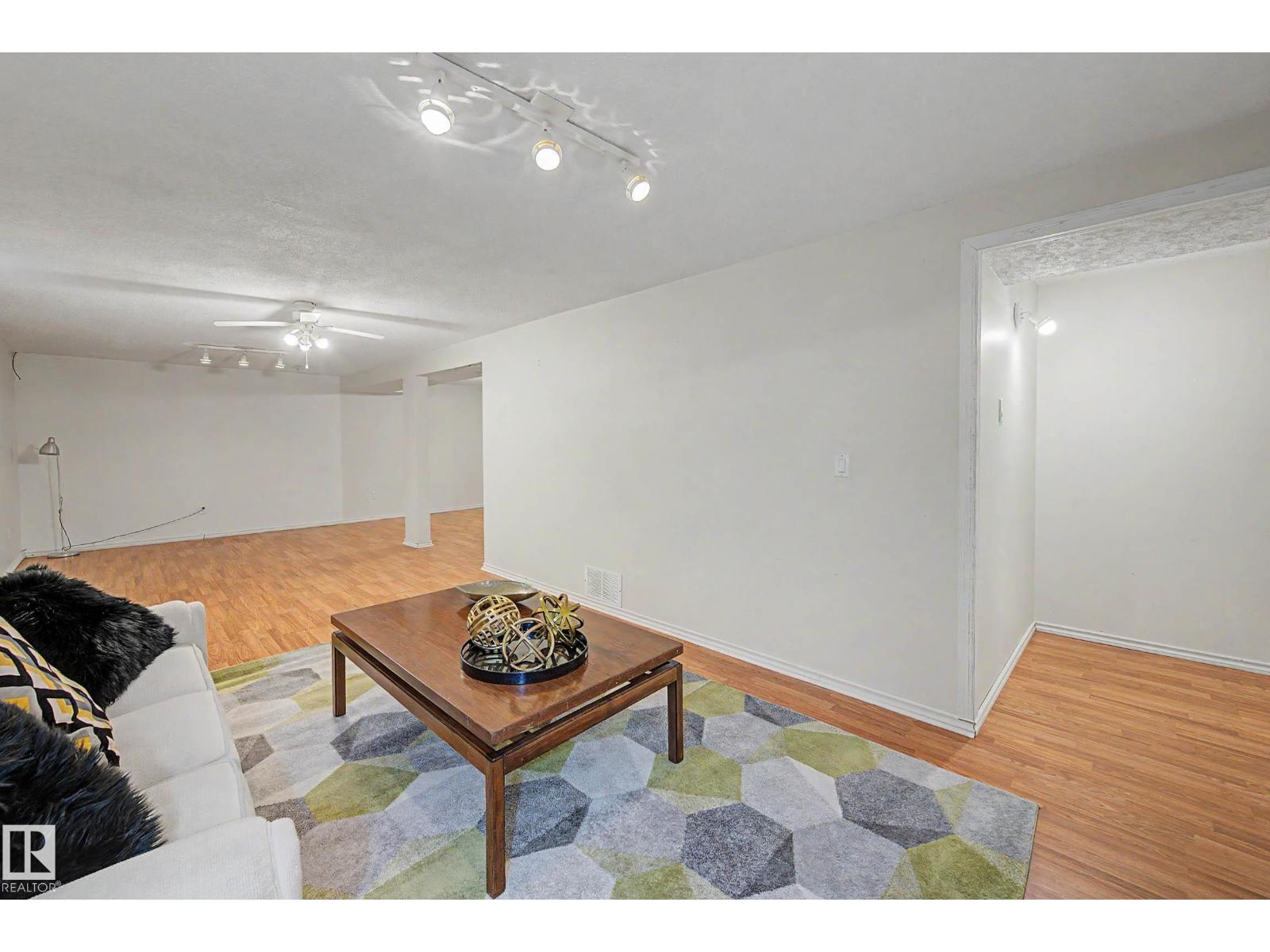 2 FERMONT ST, St. Albert