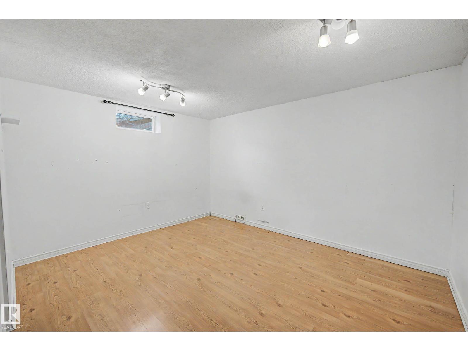 2 FERMONT ST, St. Albert