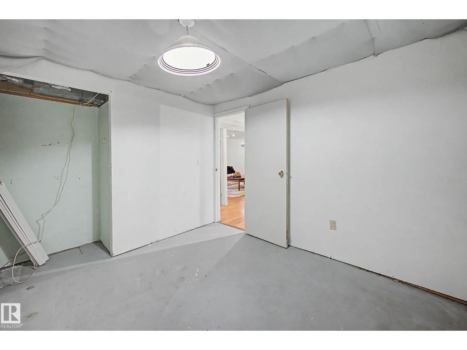 2 FERMONT ST, St. Albert