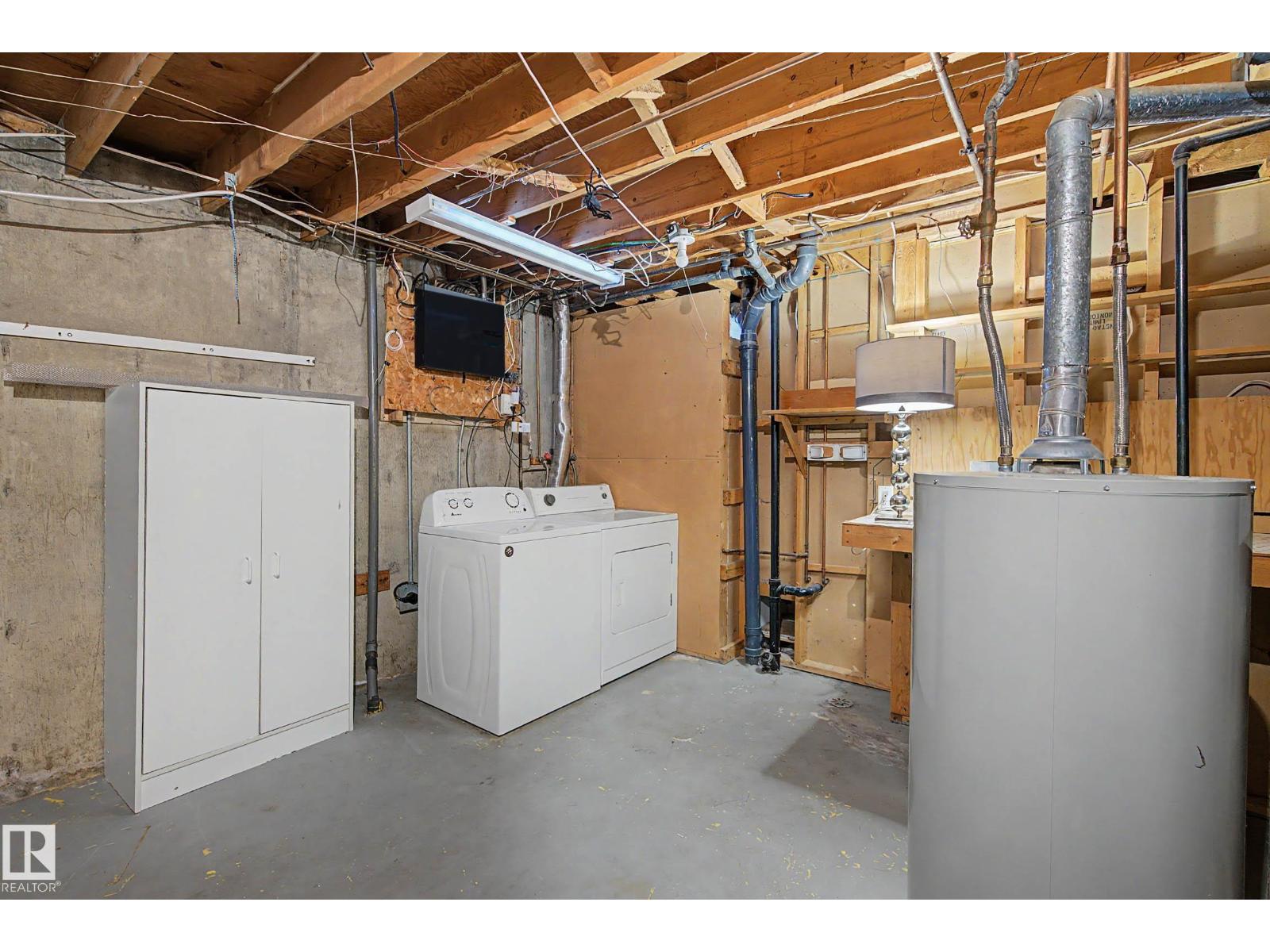 2 FERMONT ST, St. Albert