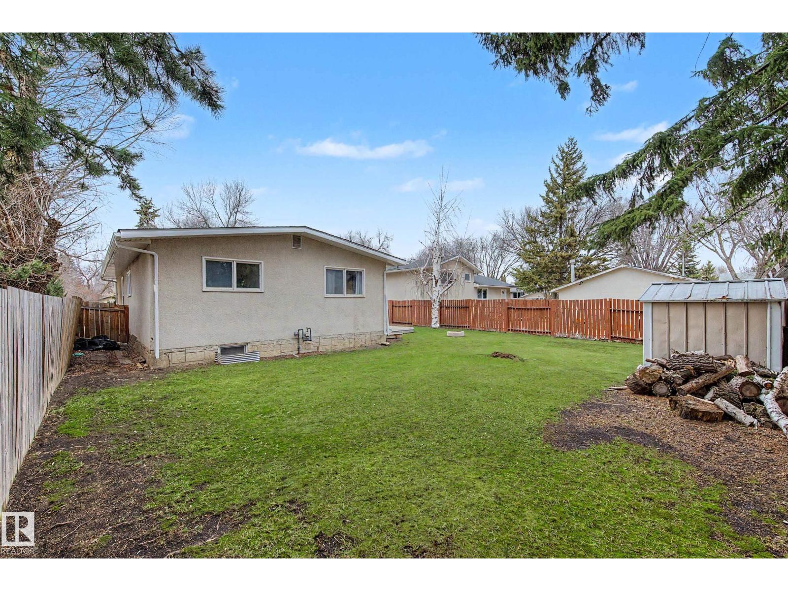 2 FERMONT ST, St. Albert