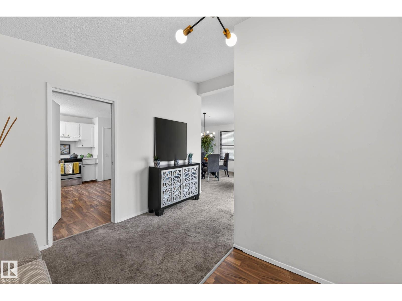 2 FERMONT ST, St. Albert