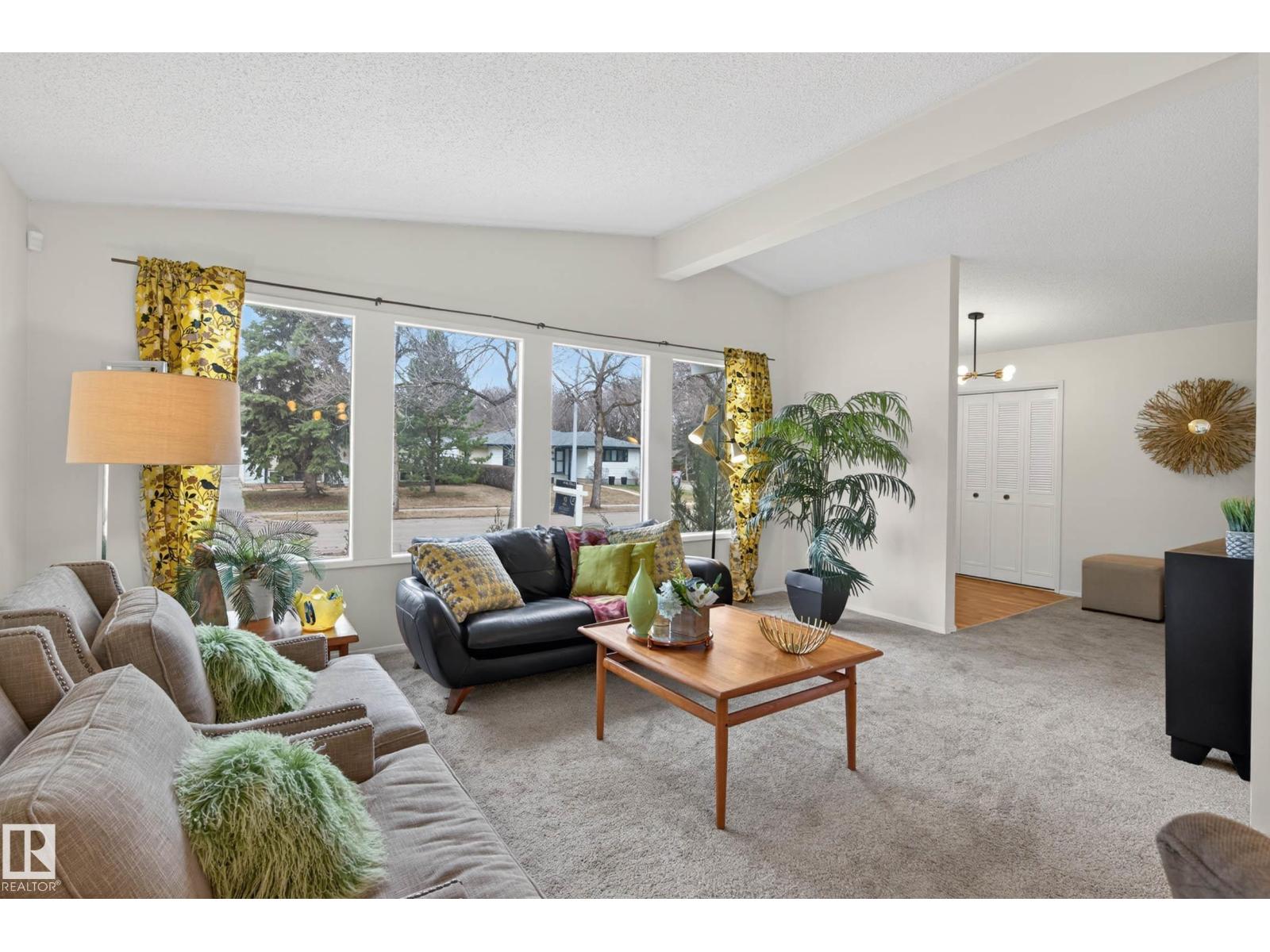 2 FERMONT ST, St. Albert