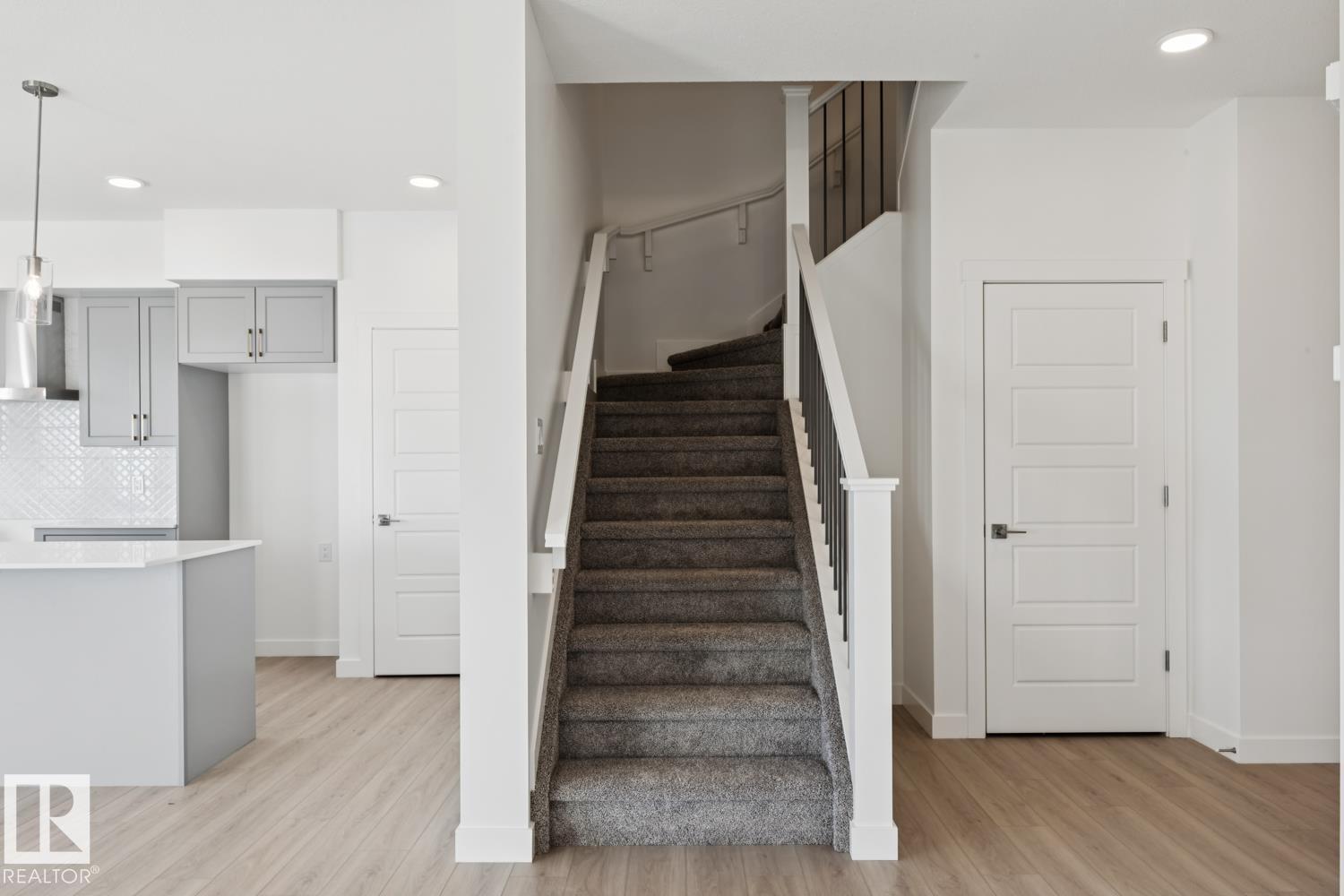 20803 40 AV NW, Edmonton