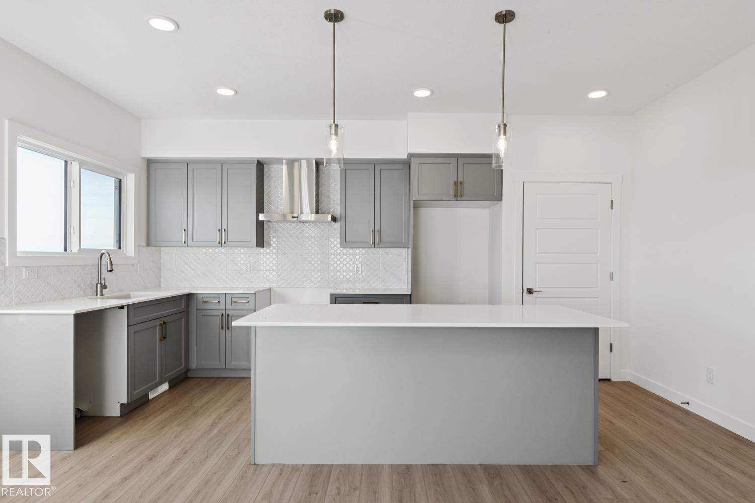 20803 40 AV NW, Edmonton