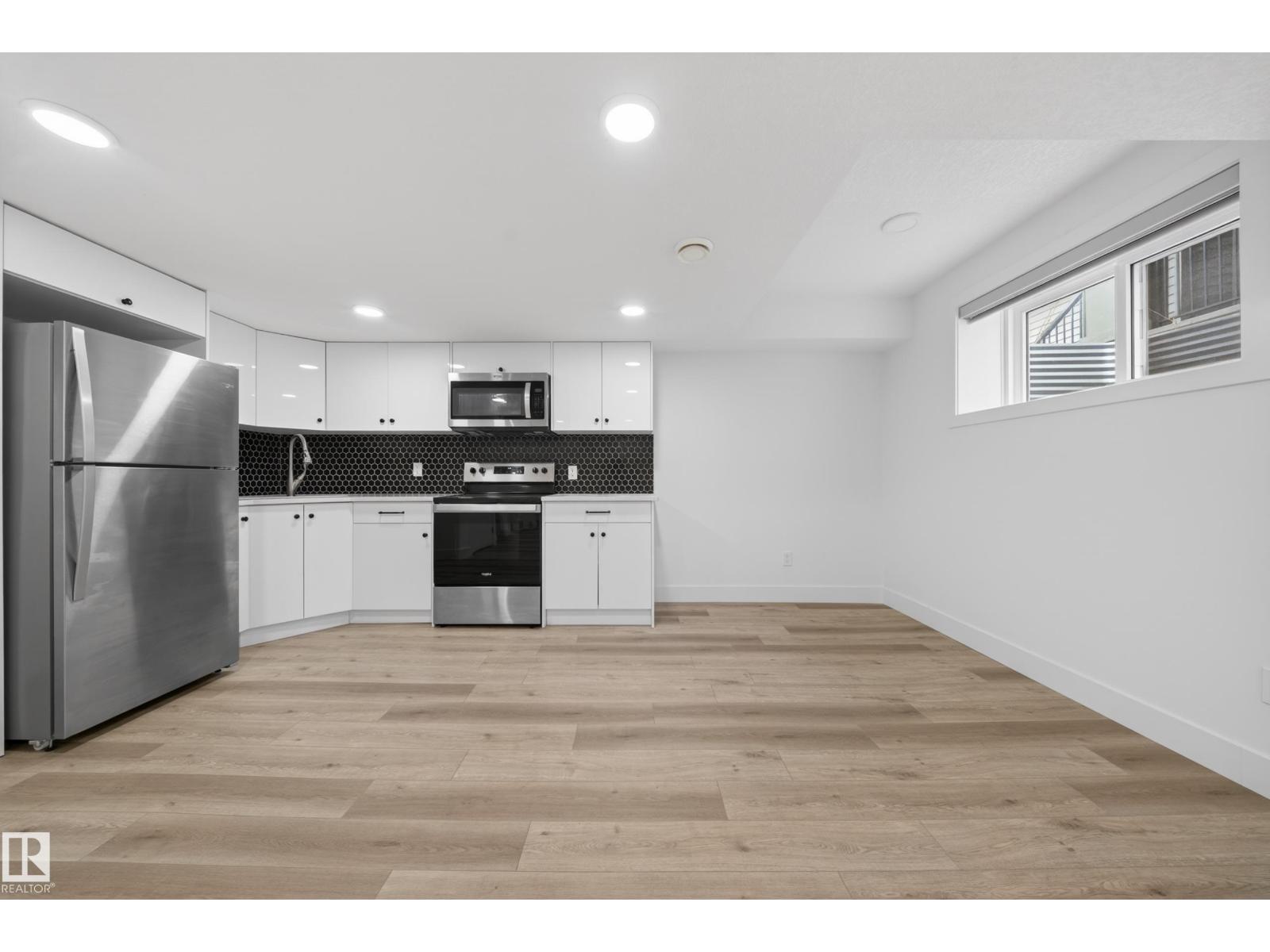 7414 Chivers Crescent SW SW, Edmonton