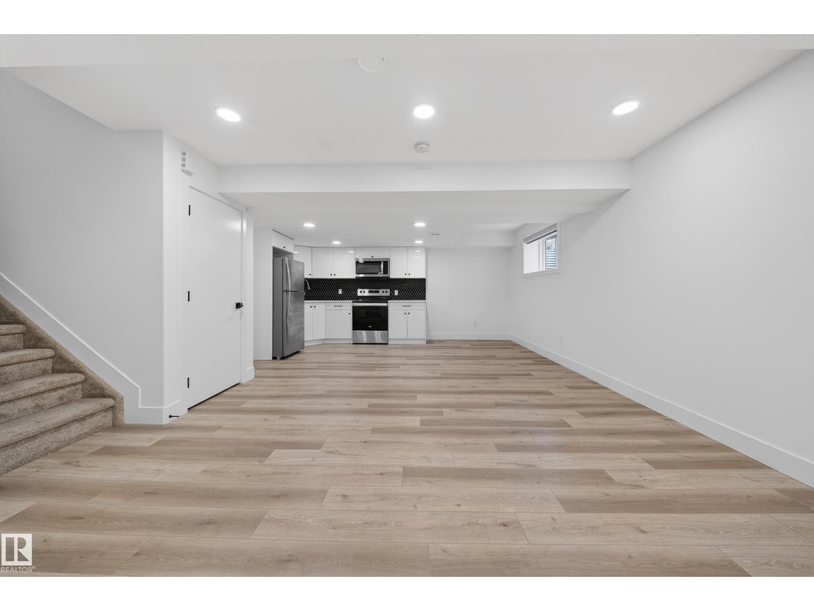 7414 Chivers Crescent SW SW, Edmonton