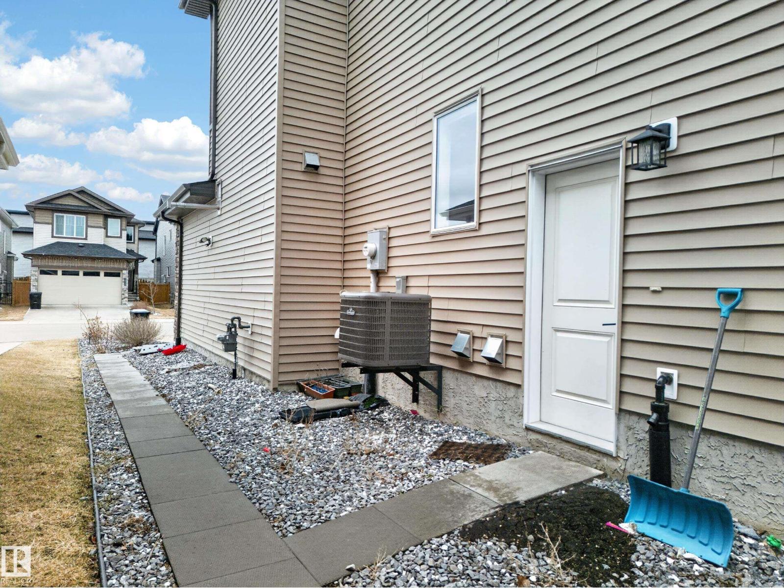 7414 Chivers Crescent SW SW, Edmonton