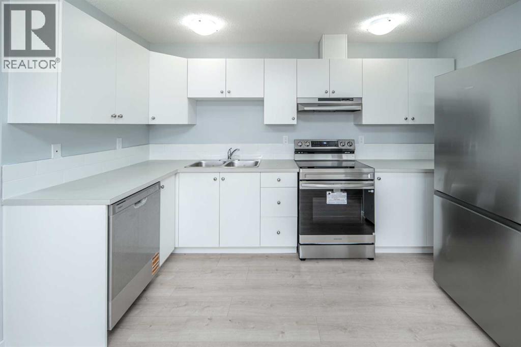 47 Bermuda Way NW - 2